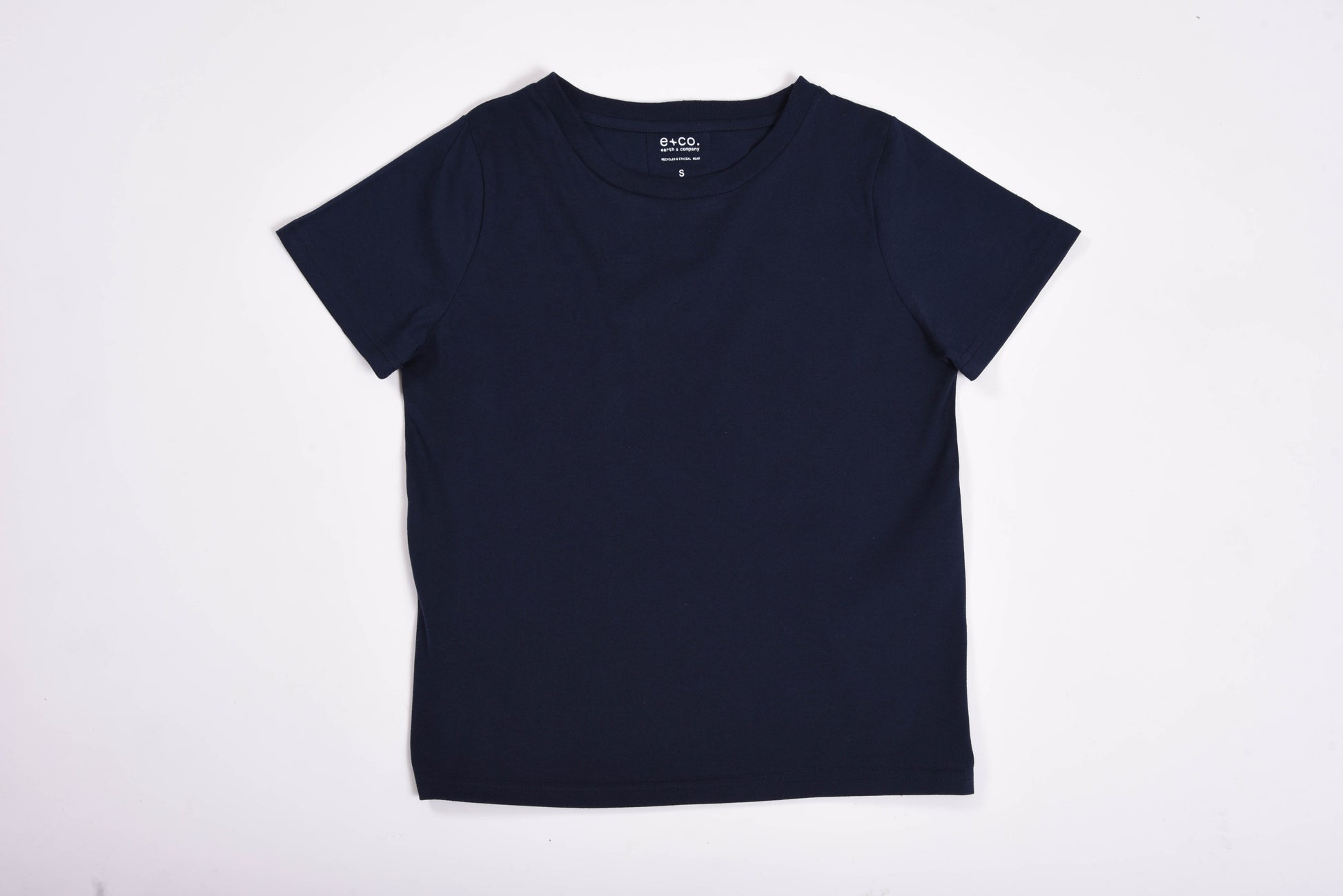 Playera Cuello Redondo Mujer — 50% PET Reciclado 47% Algodón Reciclado 3% otras fibras Recicladas — 185 g/m²