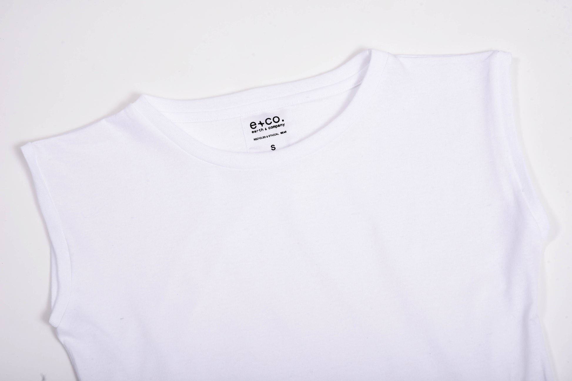 Playera Fenti Mujer — 50% PET Reciclado 47% Algodón Reciclado 3% otras fibras Recicladas — 165 g/m²