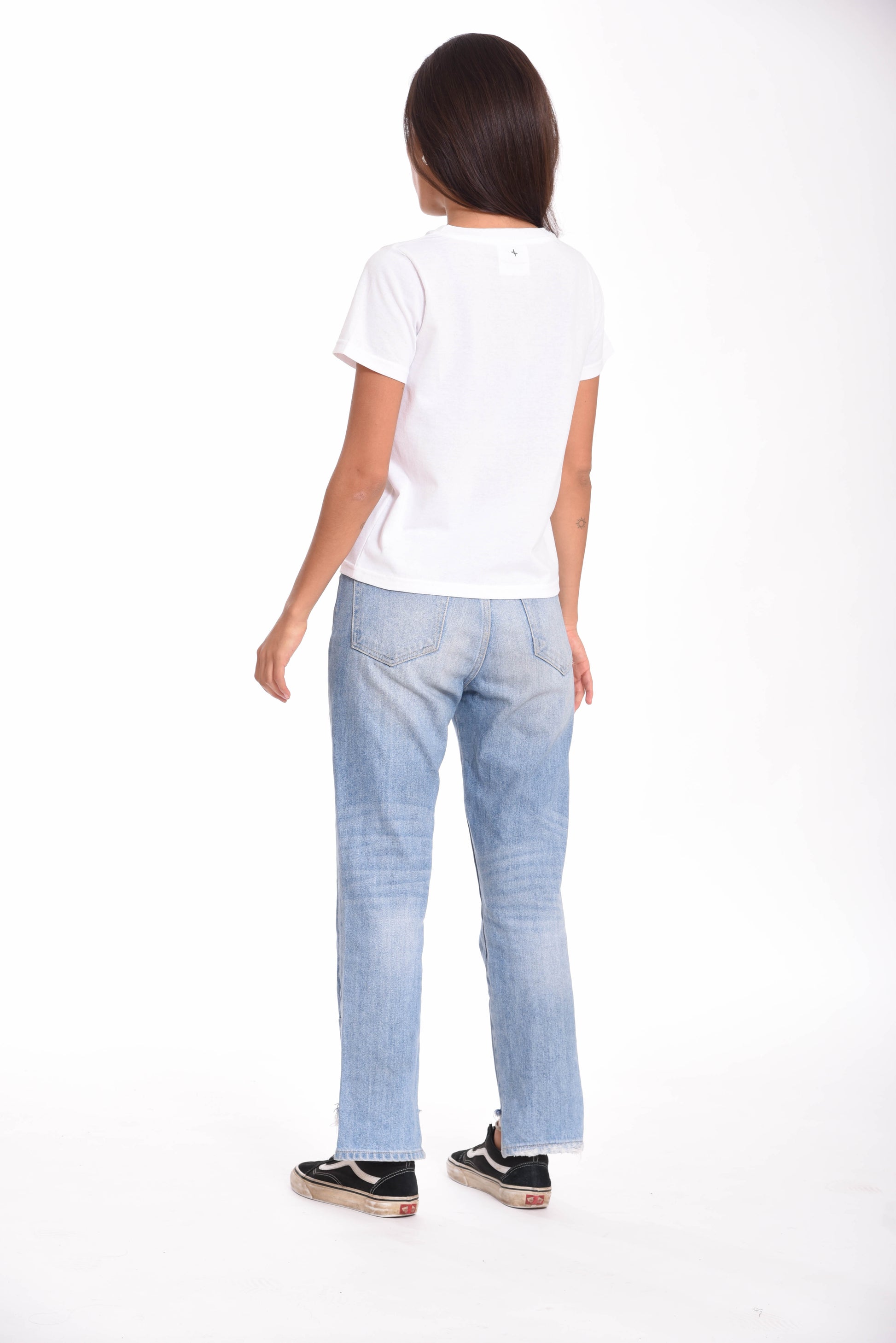 Playera Cuello Redondo Mujer — 50% PET Reciclado 47% Algodón Reciclado 3% otras fibras Recicladas — 165 g/m²