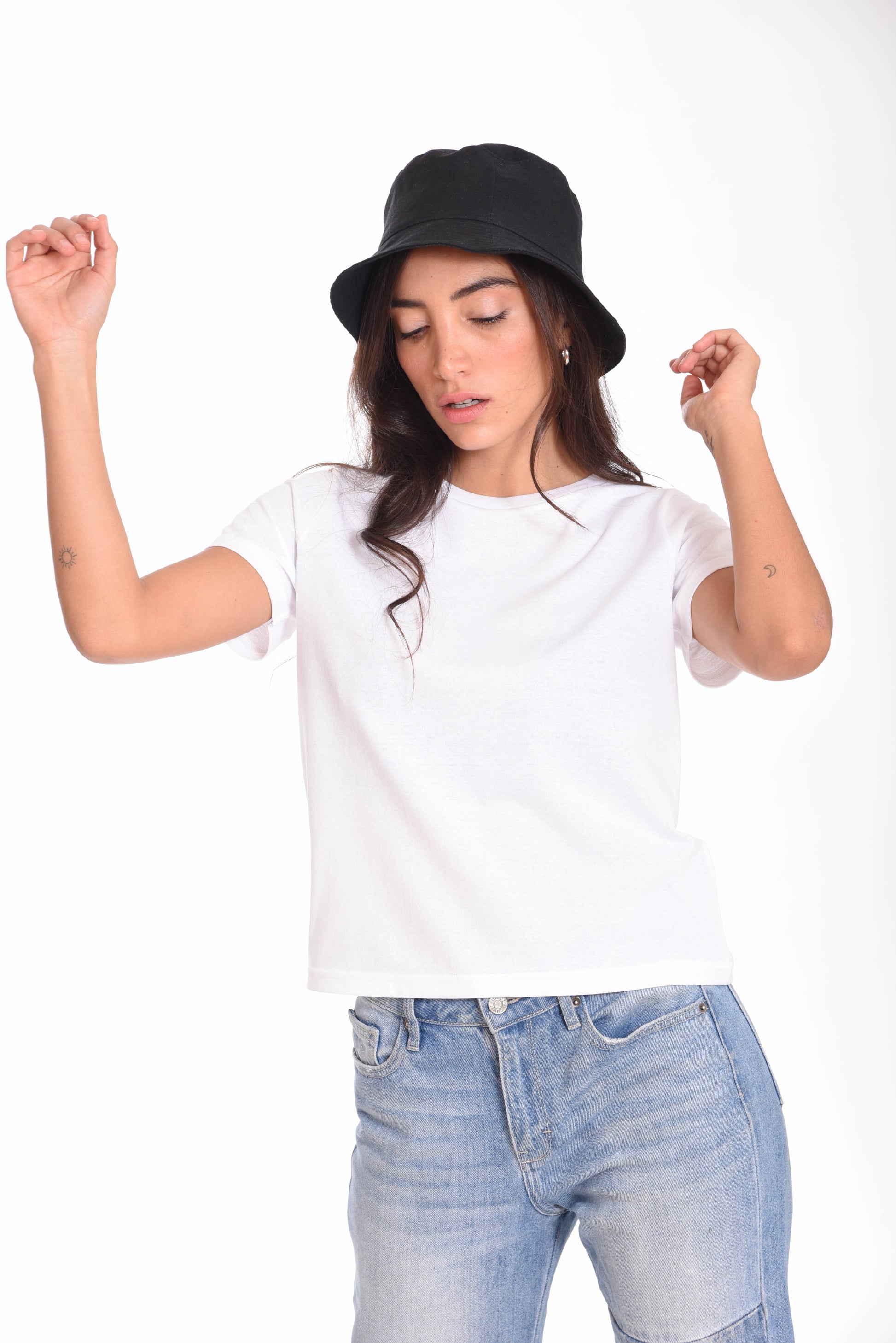 Playera Cuello Redondo Mujer — 50% PET Reciclado 47% Algodón Reciclado 3% otras fibras Recicladas — 165 g/m²