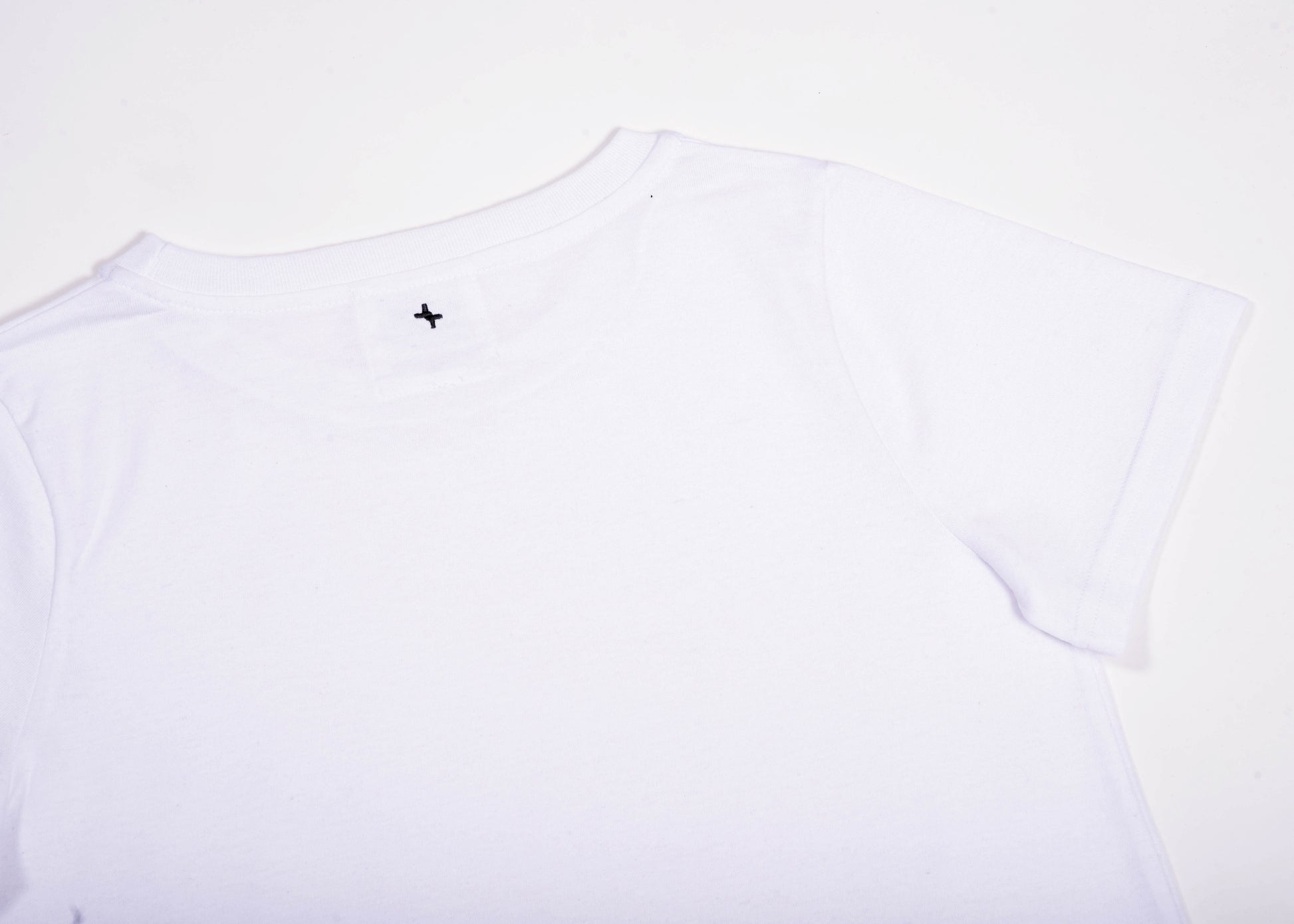 Playera Cuello Redondo Mujer — 50% PET Reciclado 47% Algodón Reciclado 3% otras fibras Recicladas — 165 g/m²