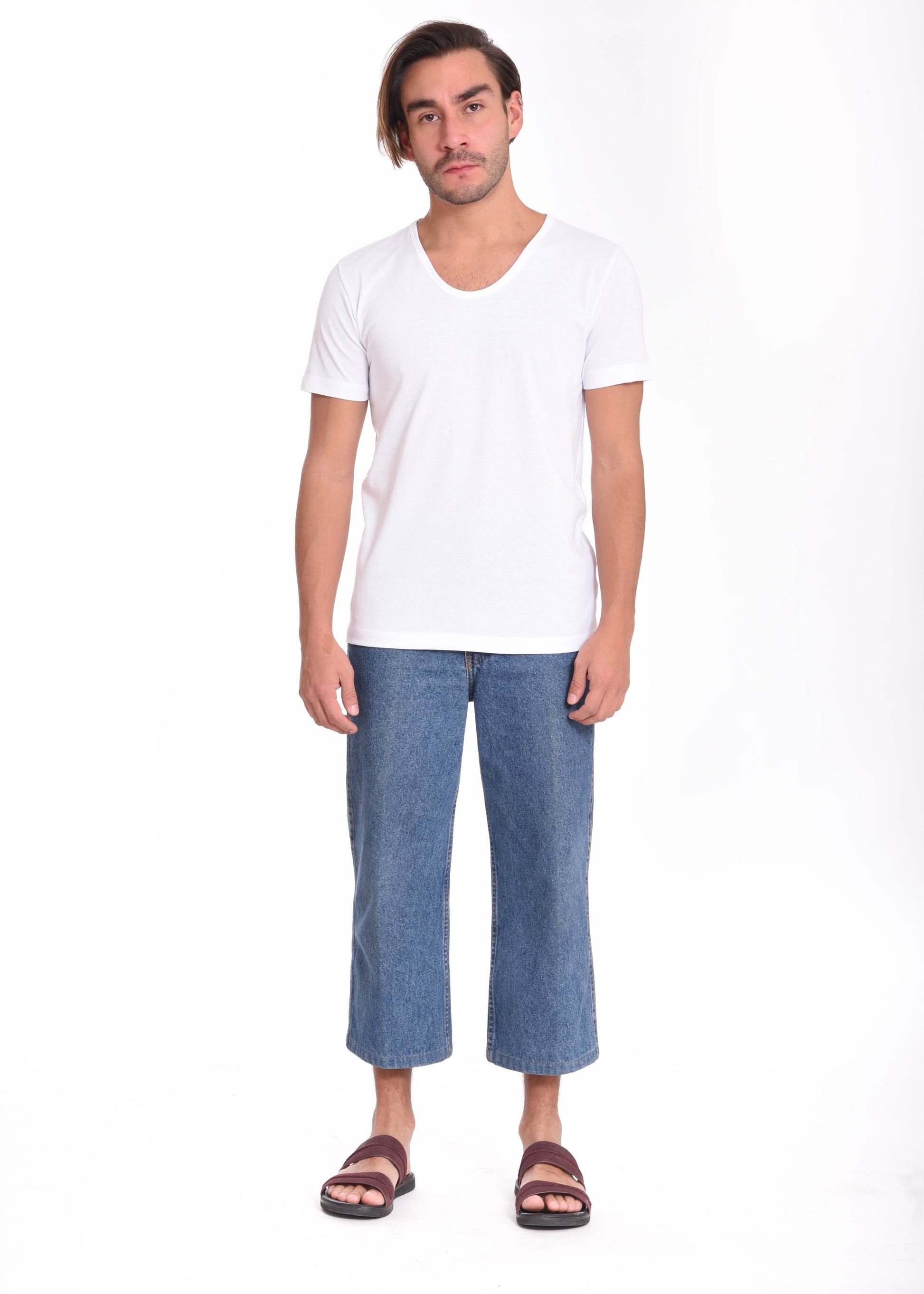 Playera Cuello U Hombre — 50% PET Reciclado 47% Algodón Reciclado 3% otras fibras Recicladas — 165 g/m²