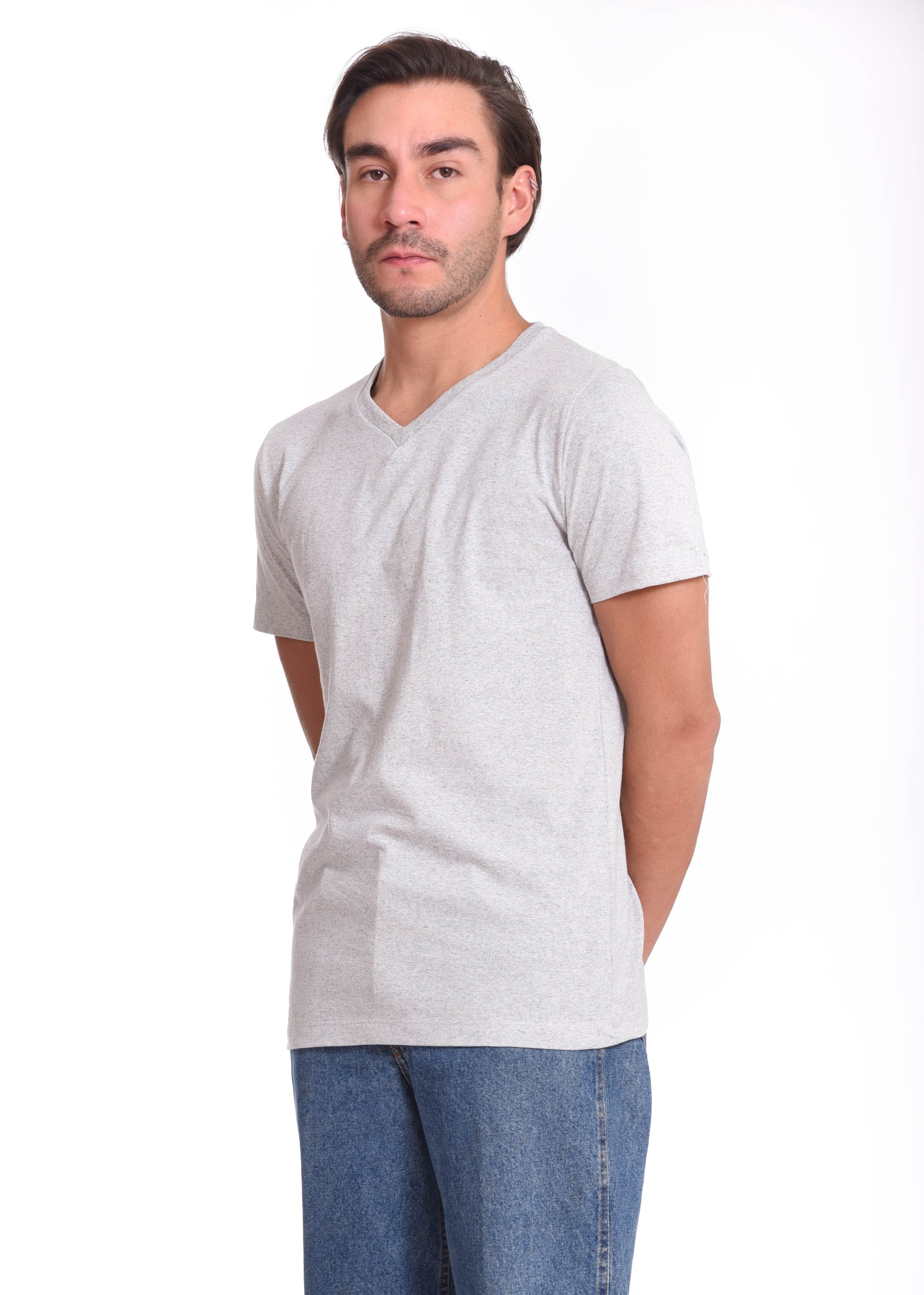 Playera Cuello V Hombre — 50% Algodón 40% Poliester 10% Poliester Negro — 190 g/m²