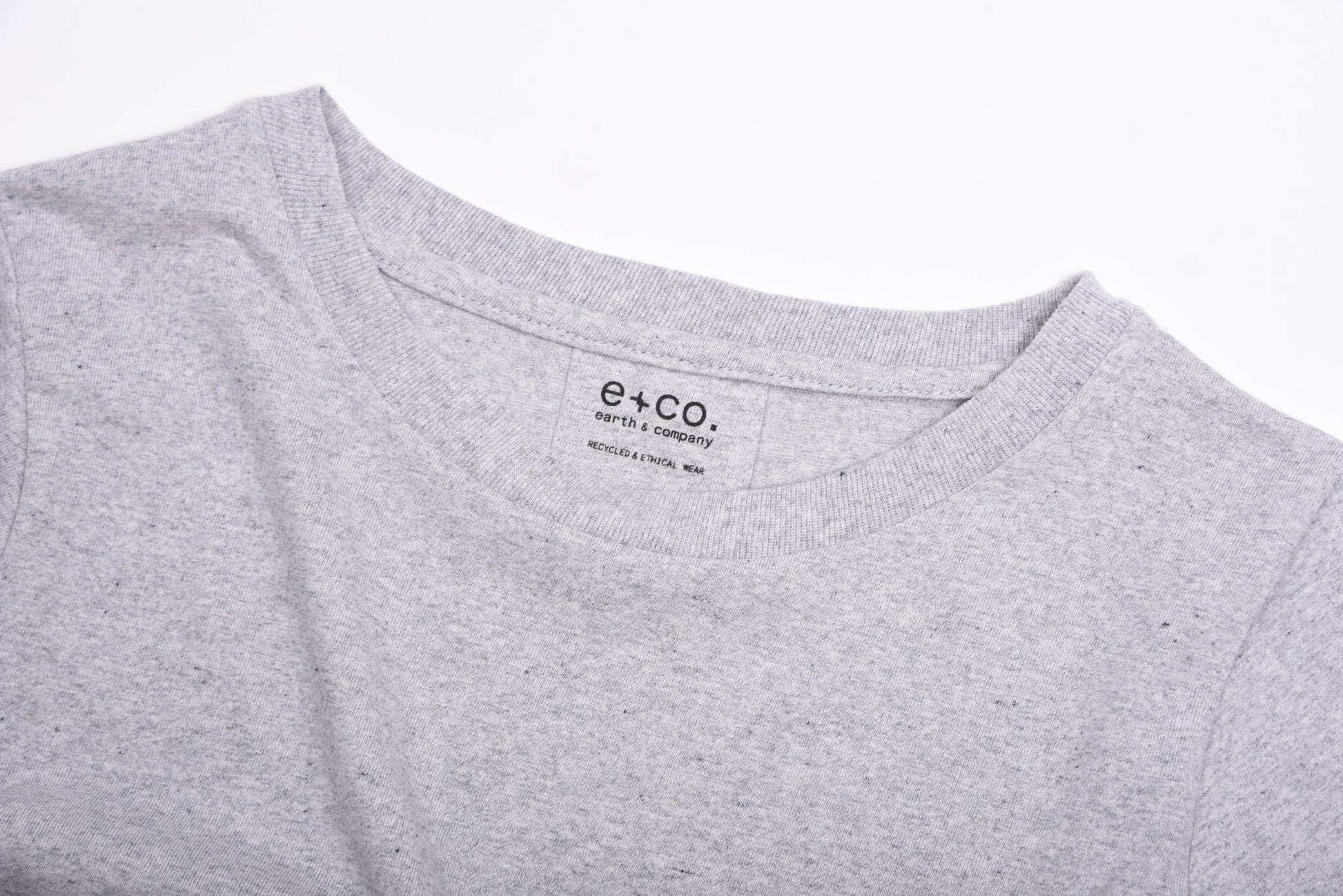 Playera Cuello Redondo Mujer — 50% Algodón 40% Poliester 10% Poliester Negro — 190 g/m²