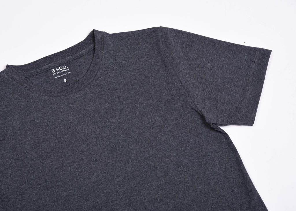 Playera Cuello Redondo Hombre — 50% PET Reciclado 47% Algodón Reciclado 3% otras fibras Recicladas — 185 g/m²