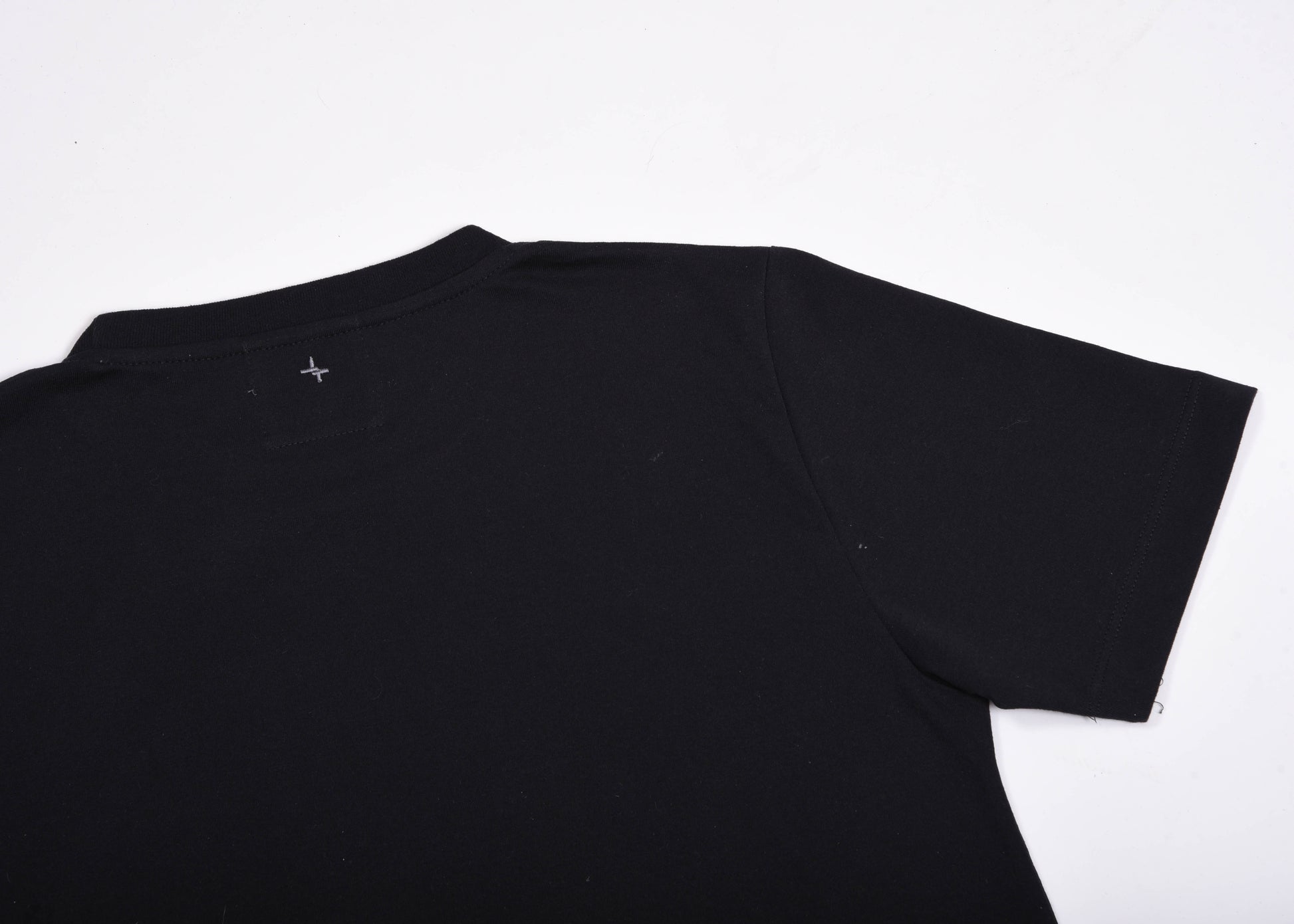 Playera Cuello Redondo Hombre — 50% PET Reciclado 47% Algodón Reciclado 3% otras fibras Recicladas — 185 g/m²