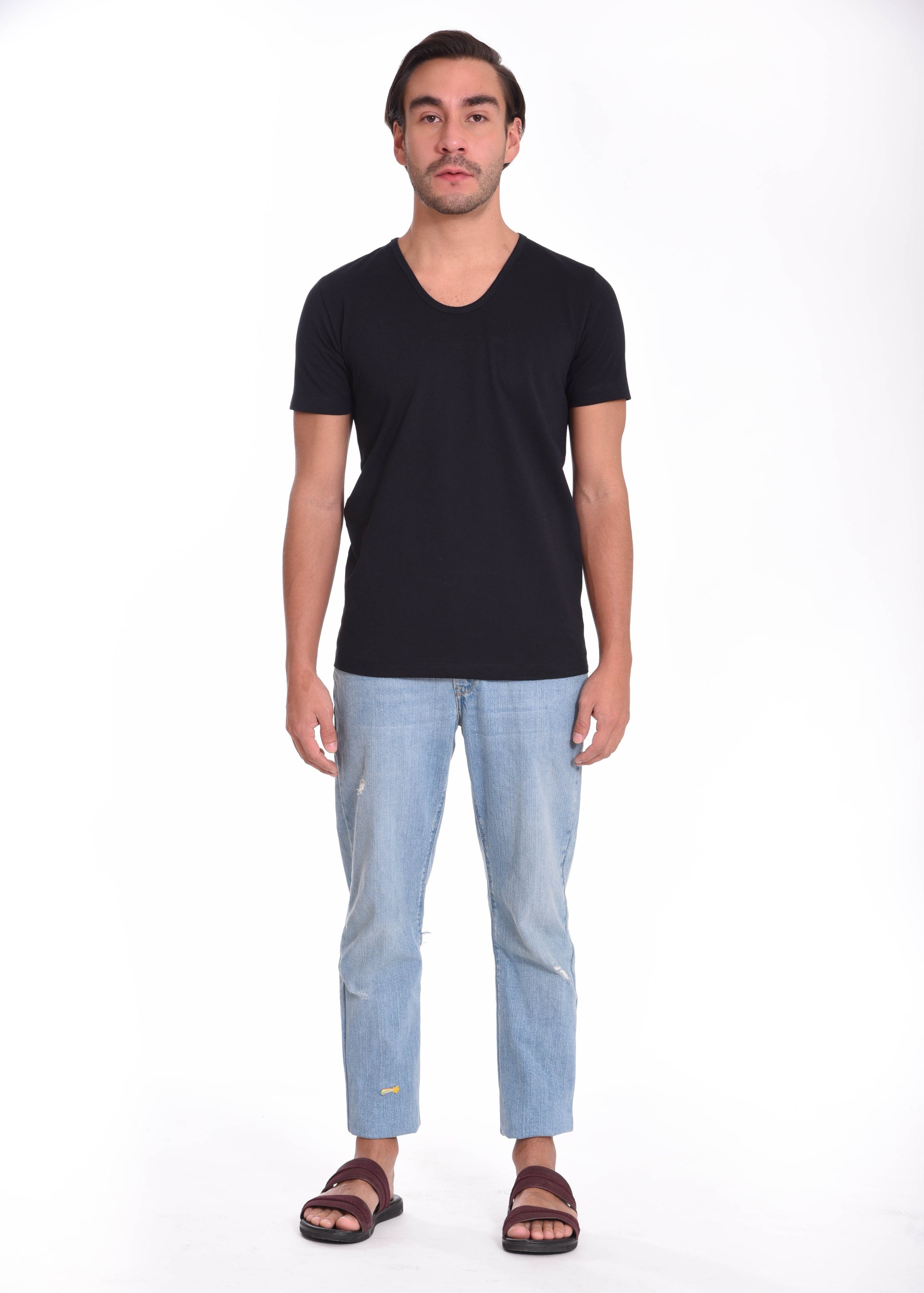 Playera Cuello U Hombre — 50% PET Reciclado 47% Algodón Reciclado 3% otras fibras Recicladas — 185 g/m²