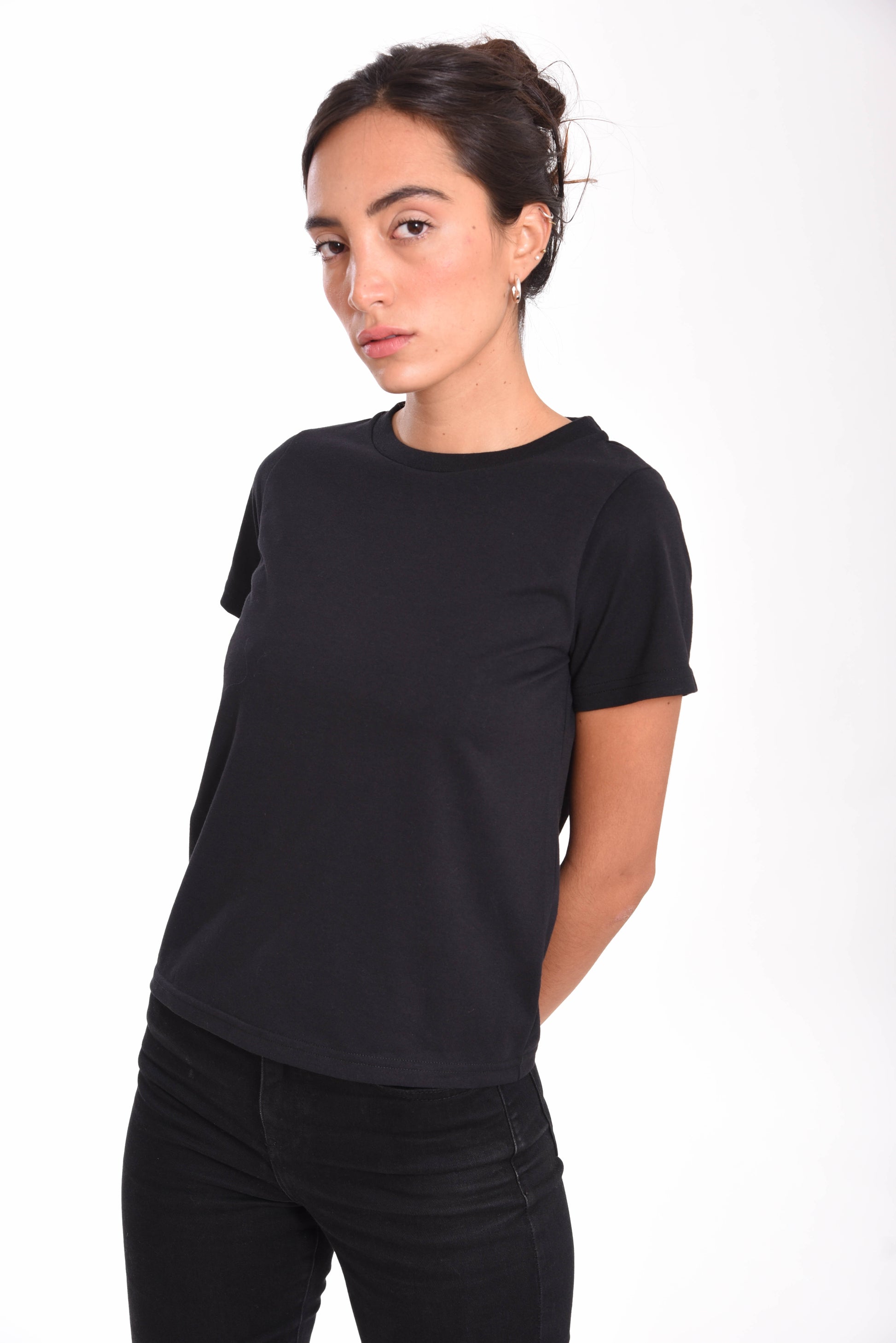 Playera Cuello Redondo Mujer — 50% PET Reciclado 47% Algodón Reciclado 3% otras fibras Recicladas — 185 g/m²